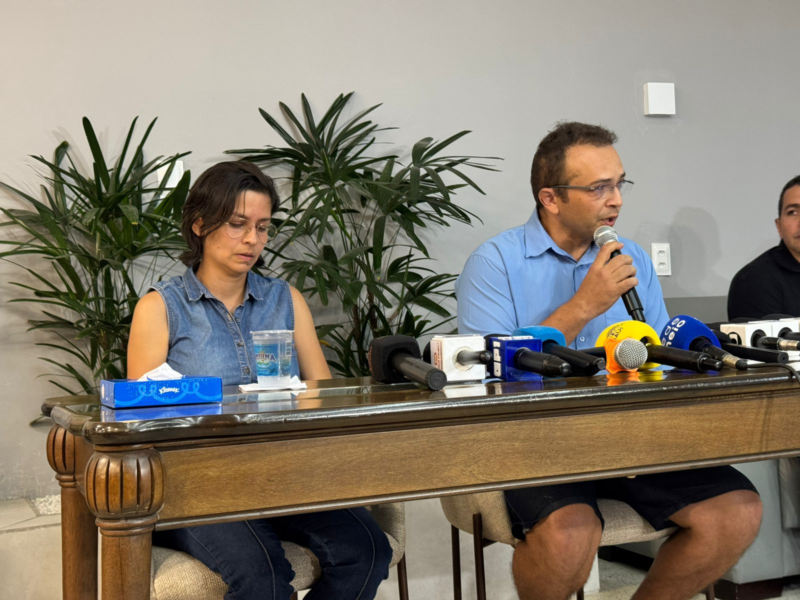 Claudio Sousa e Dayana Brasil, pais de Alice Brasil, 4 anos, que morreu em um acidente dentro de escola de Teresina