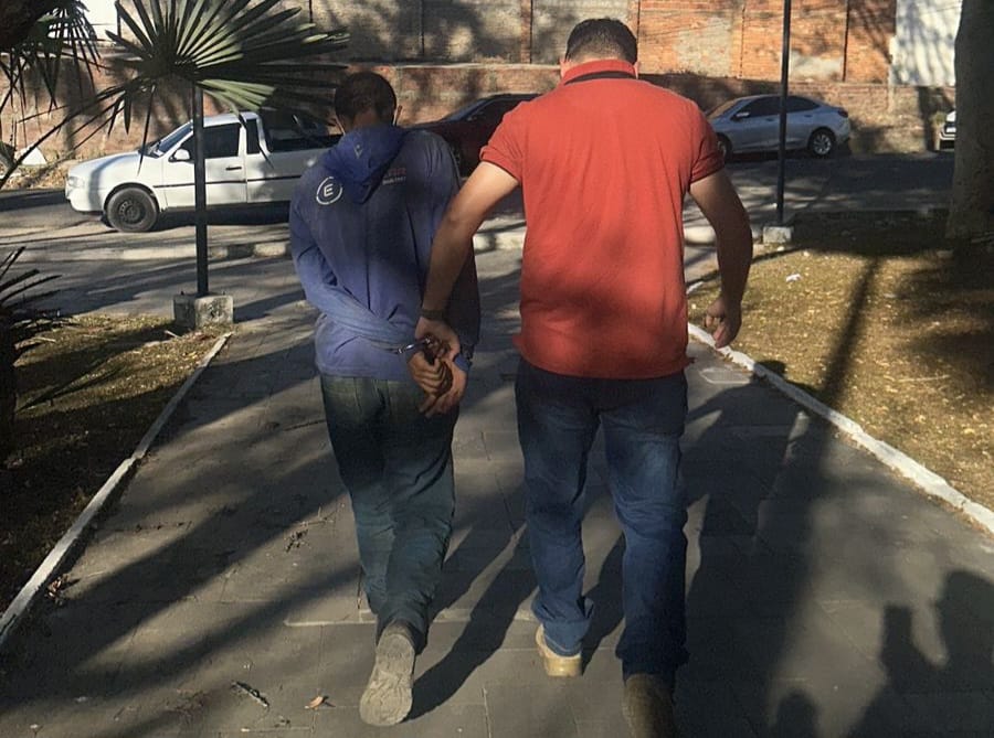 Suspeito foi preso na Praça da Costa e Silva, no Centro da capital