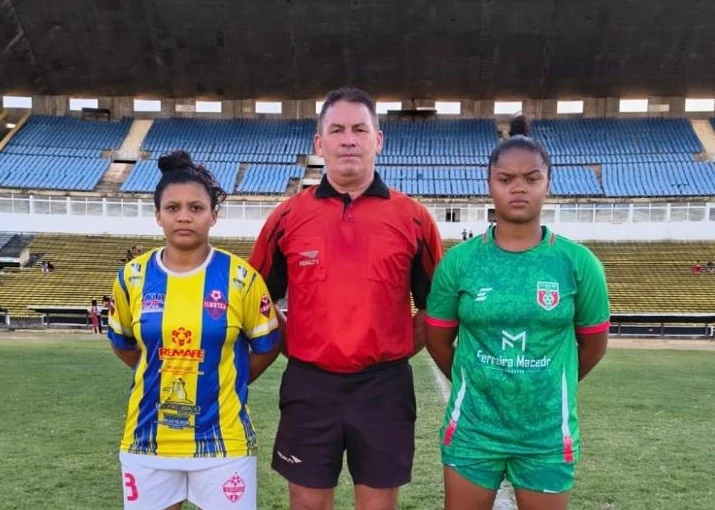 As equipes A.E. Skill Red e Ilhotas F.C se enfrentam na grande final