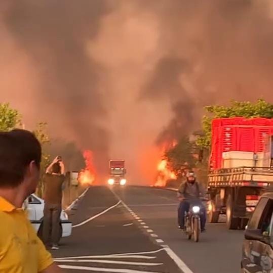 Incêndio na entrada de N. Sra. de Nazaré, PI