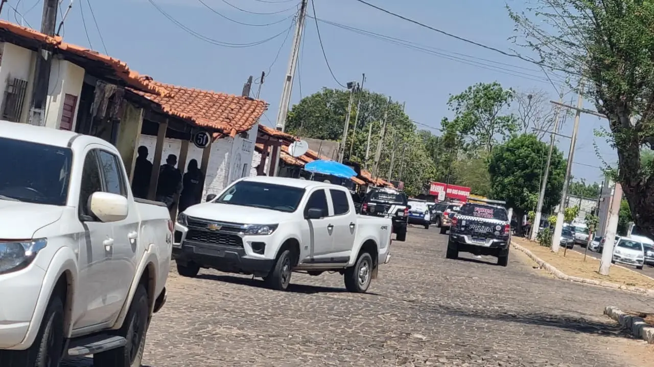 Operação policial no Cais de Floriano resultou na prisão de duas mulheres