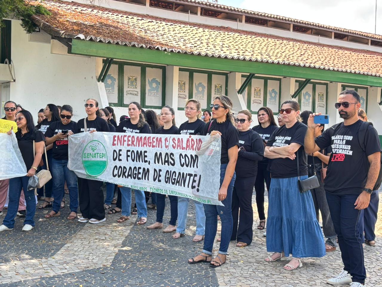 Enfermeiros de Parnaíba param por 72 horas