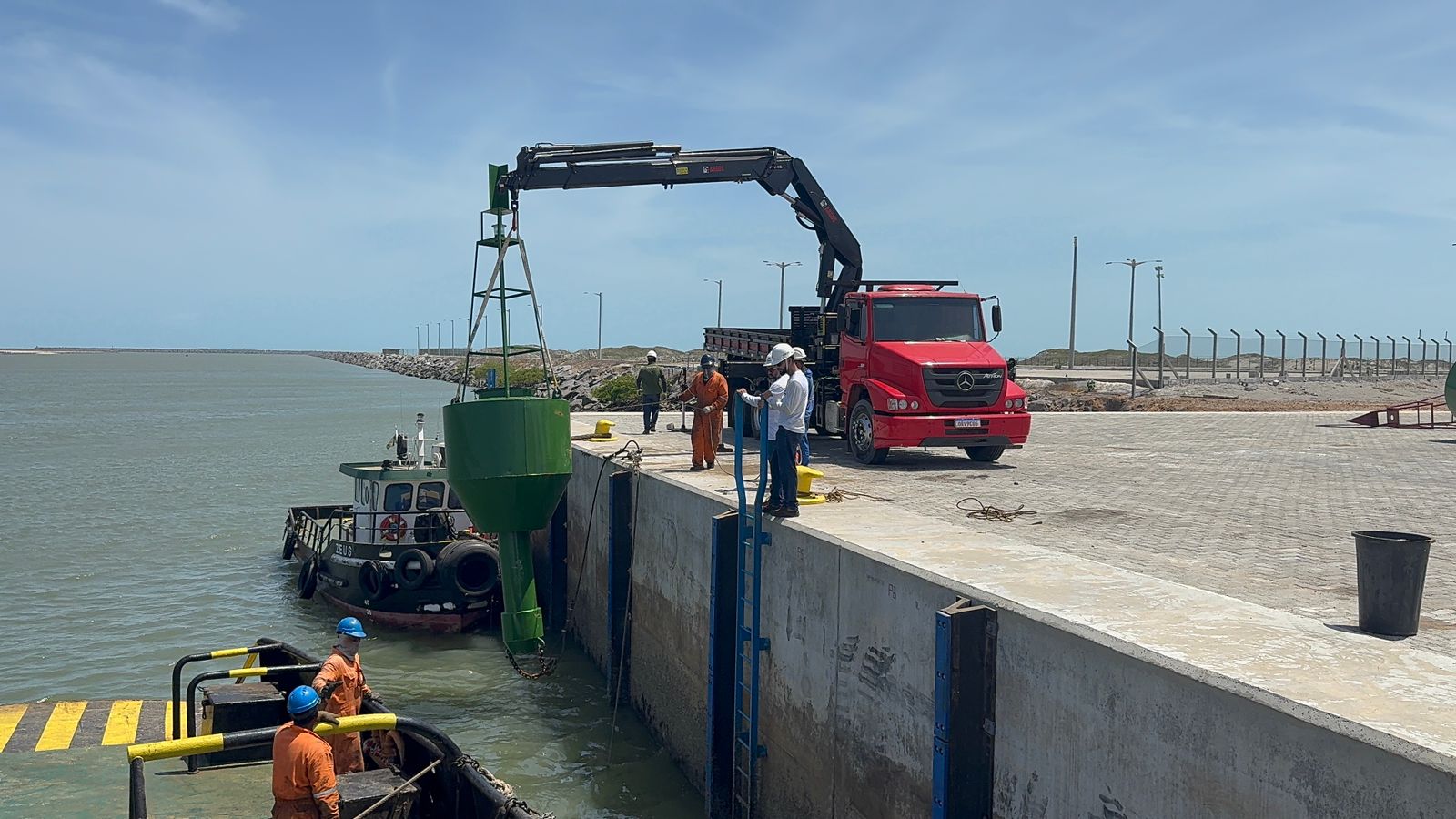 Porto Piauí inicia sinalização do canal de navegação