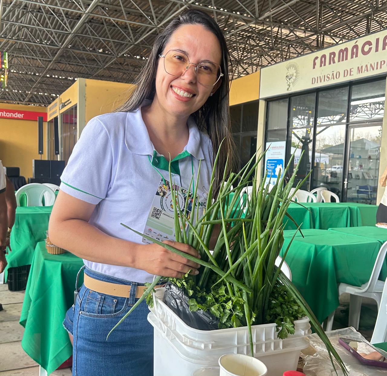 Emanuela Pereira, de Piripiri, cooperada da Cooafruti
