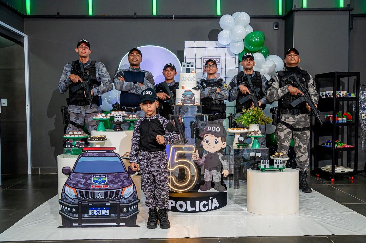 Policiais do DGO surpreenderam o menino Otávio, na sua festa de aniversário de 5 anos