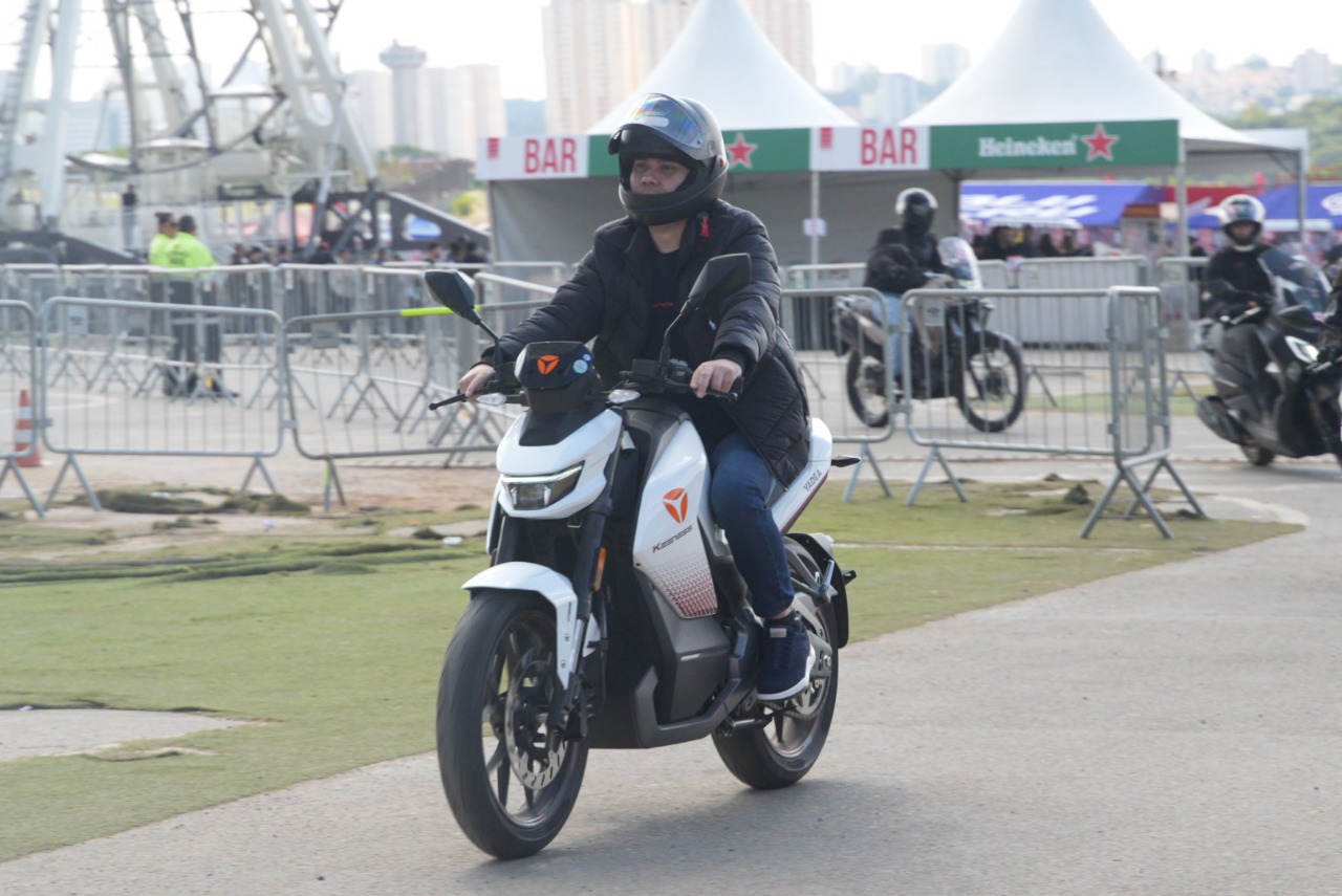 Yadea lança novas motos elétricas e inicia vendas no Brasil em junho