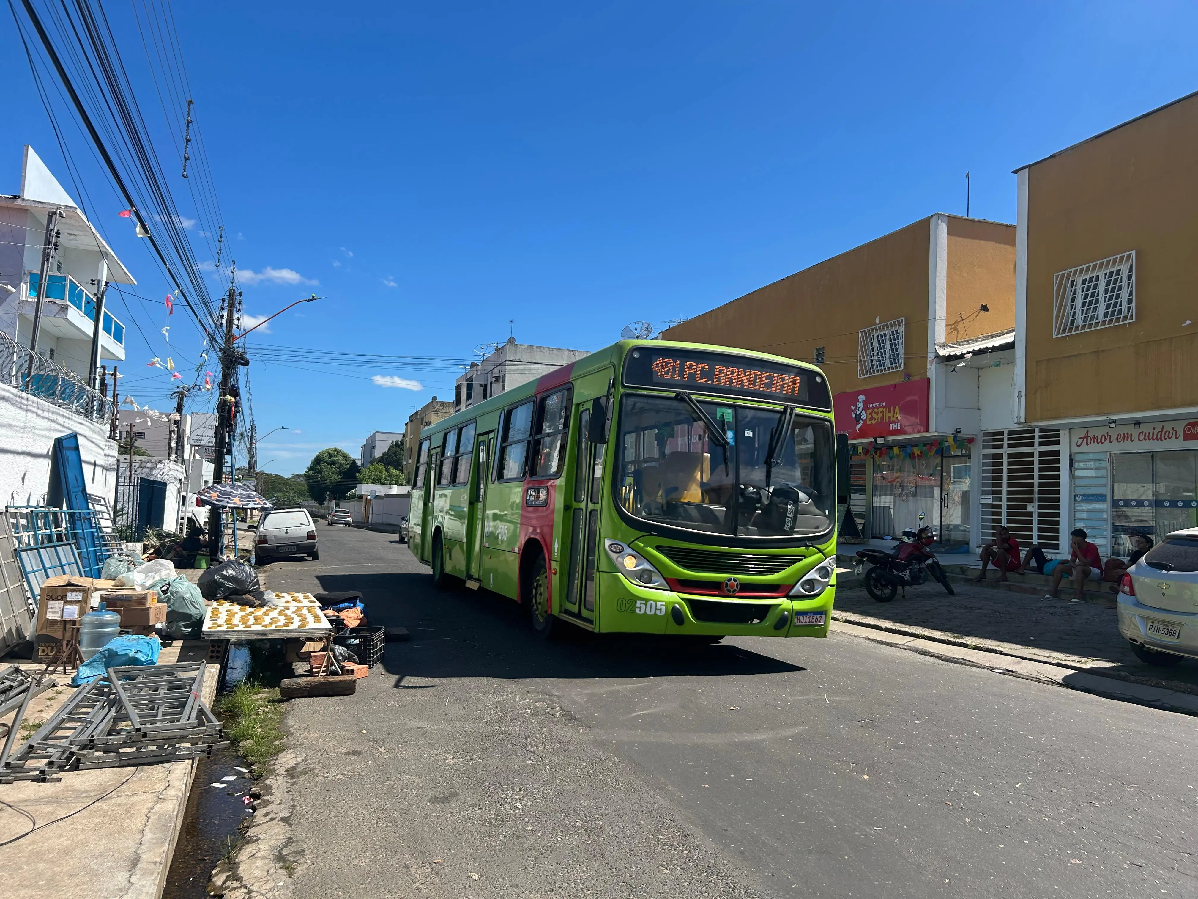 Foto ilustrativa de um dos ônibus da Zona Leste
